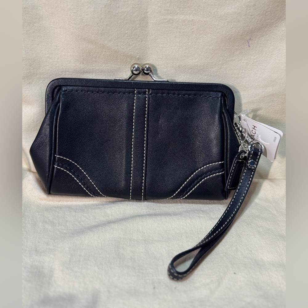 Coach Black Leather Wristlet Clutch with White Stitching kisslock with tag